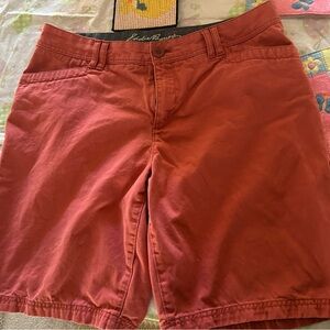 Ladies Eddie Bauer coral cargo shorts. Like new. 2 front & 2 back pockets. 14